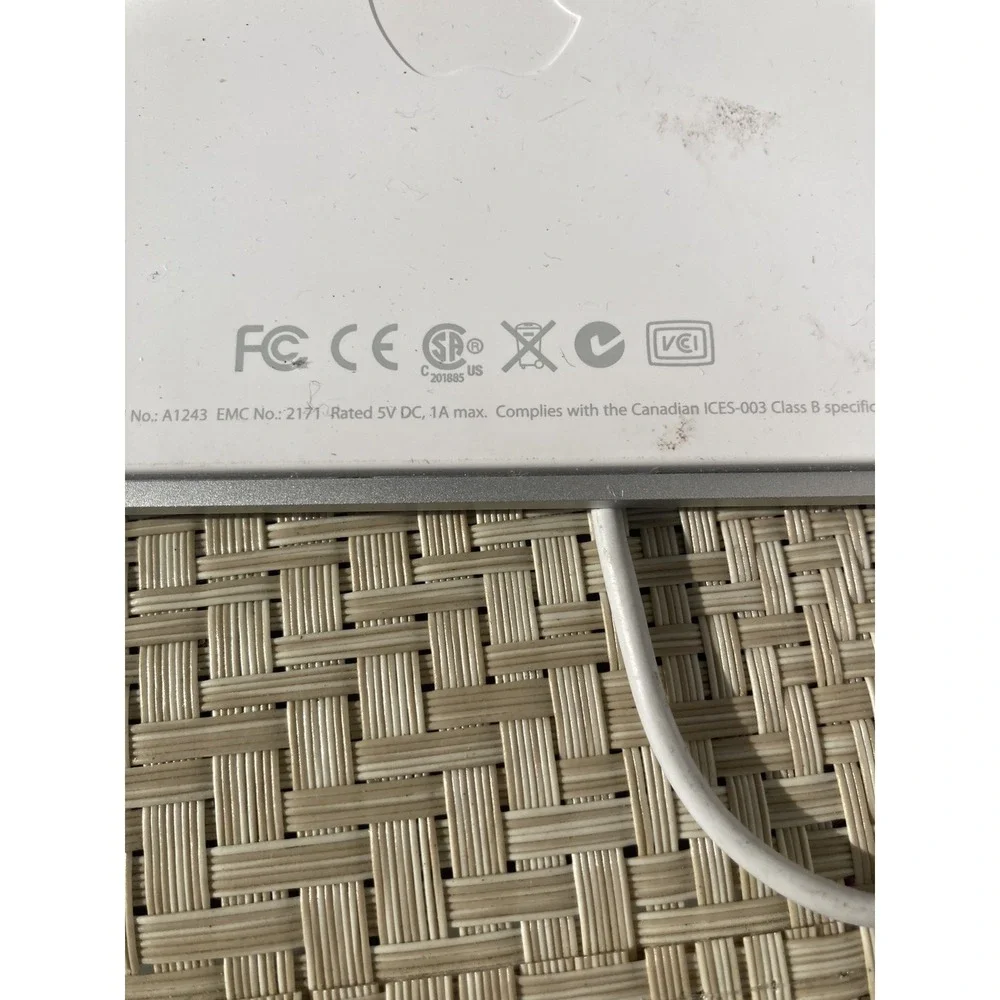 Genuine Apple Wired Keyboard with Numeric Keypad A1243 MB110LL/B Aluminum USB